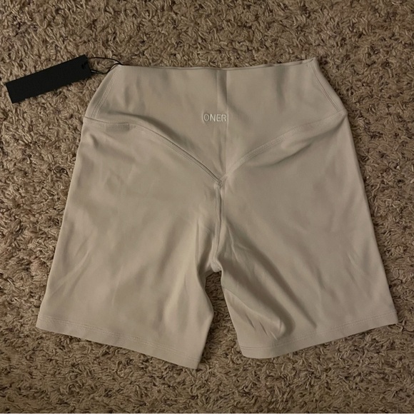 Oner Active Softmotion High Waisted Shorts 6” - Picture 2 of 3